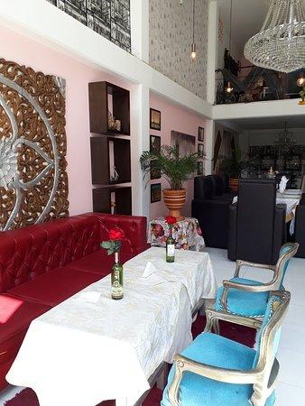 Neftis Cafe & Restaurante
