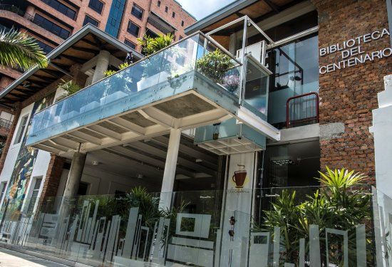la Biblioteca del Centenario